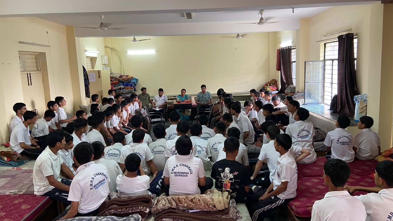 छात्रावास बैठक एवं मार्गदर्शन सत्र 🗓️ दिनांक : 13 मई 2026  आज विद्यालय की प्राचार्या जी द्वारा सभी प